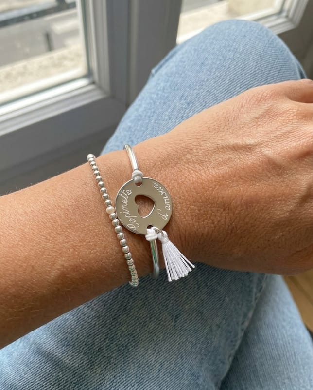 Bracelet demi jonc cœur pompon