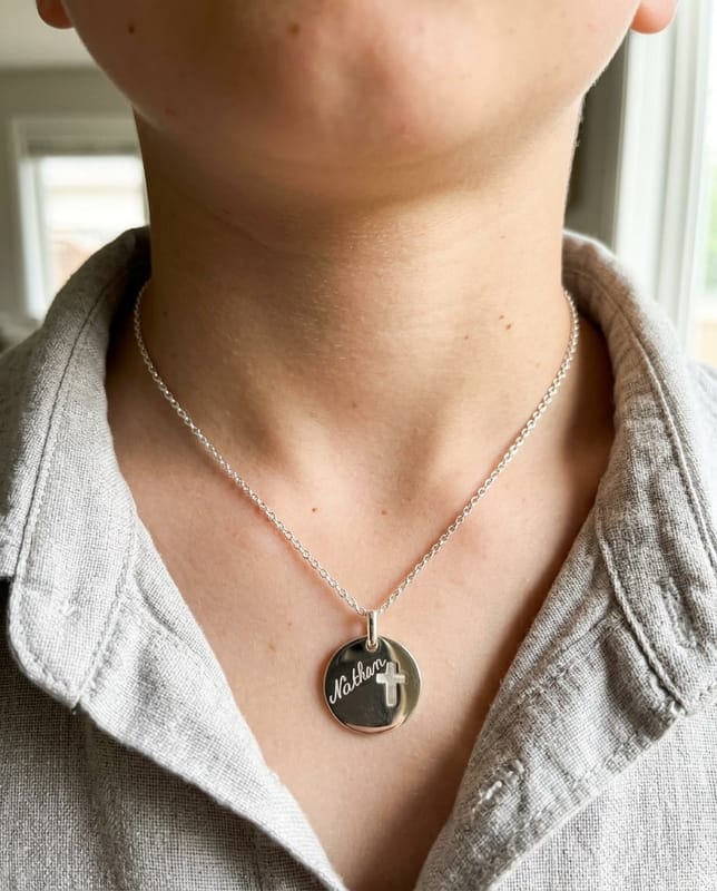 Collier croix bombée